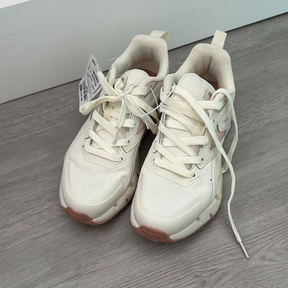 REEBOK SNEAKERS - Picture 1 of 3